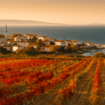 Ekim ayında Bozcaada, kalabalıklardan uzak, doğayla iç içe ve huzur dolu bir kaçış noktası arayanlar için en doğru rotalardan biridir.